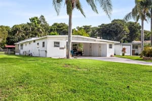 11627 MAGNOLIA AVENUE, TAVARES, FL 32778 Sold 03/20/25