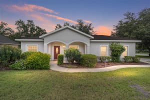 97 TWIN LAKE CIRCLE, UMATILLA, FL 32784 Sold 02/17/25
