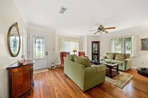 516 ORANGE AVENUE, MOUNT DORA, FL 32757 Sold 10/01/24