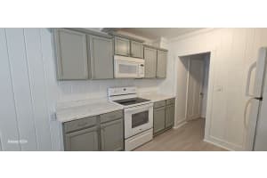 2304 EDGEWATER AVENUE, LEESBURG, FL 34748 Sold 11/27/24