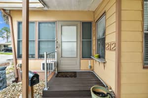 212 PARADISE S, LEESBURG, FL 34788 Sold 07/10/25