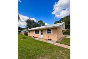 37312 OAK LANE, UMATILLA, FL 32784 Sold 04/01/25