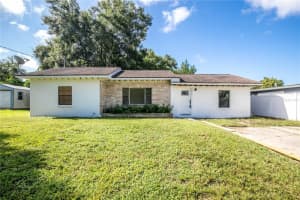 812 SHIRLEY AVENUE, MOUNT DORA, FL 32757 Sold 02/27/25
