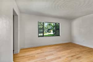 812 SHIRLEY AVENUE, MOUNT DORA, FL 32757 Sold 02/27/25