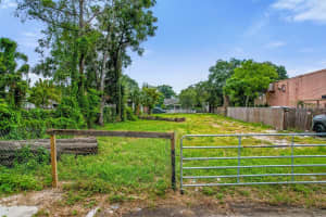 16 WILSON COURT, ORLANDO, FL 32805 Sold 12/03/24