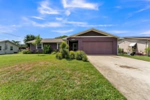 32105 PERCH AVENUE, TAVARES, FL 32778 Sold 01/28/25