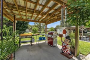 32105 PERCH AVENUE, TAVARES, FL 32778 Sold 01/28/25
