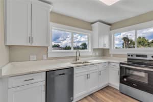 569 KENTUCKY AVENUE, UMATILLA, FL 32784 Sold 10/31/24