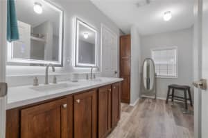 38521 LAKEVIEW DRIVE, LADY LAKE, FL 32159 Sold 03/21/25