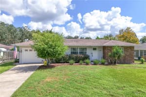 326 SUNSET DRIVE, MOUNT DORA, FL 32757 Sold 04/04/25