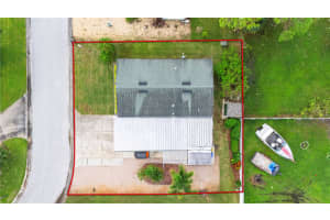 2722 VINDALE ROAD, TAVARES, FL 32778 Sold 12/05/24