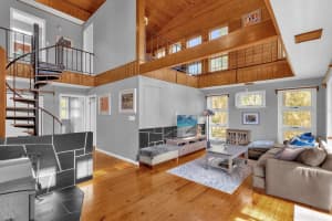 7373 CIRCLE DRIVE, LADY LAKE, FL 32159 - MLS#MFRG5088305