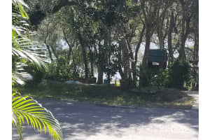 40302 ORANGE CIRCLE, LADY LAKE, FL 32159 Sold 03/05/25