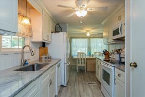 132 CHESTNUT STREET, LEESBURG, FL 34748 Sold 01/20/25