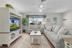 512 VALENCIA PLACE, THE VILLAGES, FL 32159 Sold 11/26/24