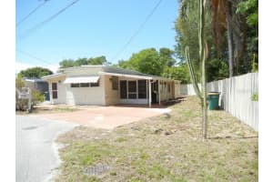 1010 OAKLAND CIRCLE, TAVARES, FL 32778 Sold 03/17/25