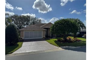 21630 King Henry Ave, LEESBURG