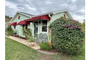 558 SAINT ANDREWS BOULEVARD, LADY LAKE, FL 32159 Sold 04/03/25