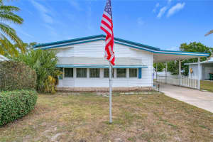 1681 NASSAU CIRCLE, TAVARES, FL 32778 - MLS#MFRG5090067
