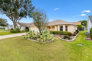 2469 MORVEN PARK WAY, THE VILLAGES, FL 32162 Sold 03/19/25