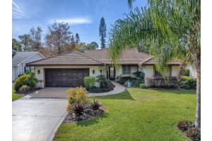 102 Cedar Way, YALAHA