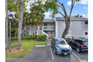 4154 PLANTATION COVE DR #408, ORLANDO, FL 32810 Sold 04/16/25