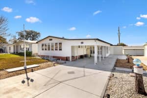 638 RAINBOW BOULEVARD, LADY LAKE, FL 32159 Sold 04/04/25