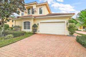 26148 AVENIDA LAS COLINAS #3B, HOWEY IN THE HILLS, FL 34737 Sold 08/19/25