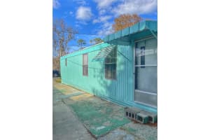 1005 OAKLAND ST. STREET, TAVARES, FL 32778 Sold 02/18/25