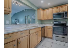 307 BATESBURG WAY, THE VILLAGES, FL 32162 Sold 02/26/25