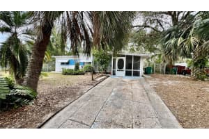 819 EDGEWATER DRIVE, EUSTIS, FL 32726 Sold 02/06/25
