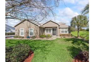 572 DOWLING CIRCLE, LADY LAKE, FL 32159 Sold 04/17/25