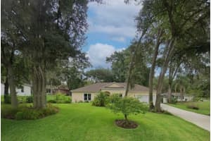 214 FOREST PARK LANE, LADY LAKE, FL 32159 Sold 03/21/25