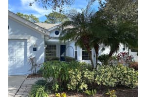 1895 COUNTRY CLUB BOULEVARD, MOUNT DORA, FL 32757 Sold 03/31/25