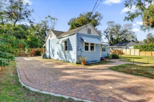 805 HACKETT COURT, MOUNT DORA, FL 32757 Sold 04/03/25