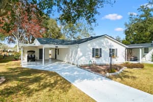 525 BONITA DRIVE, LADY LAKE, FL 32159 Sold 04/10/25