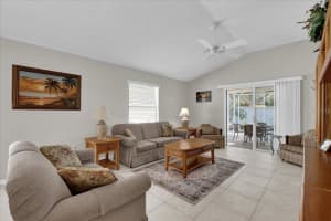 814 HILDA WAY, THE VILLAGES, FL 32162 Sold 06/09/25