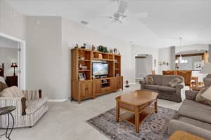 814 HILDA WAY, THE VILLAGES, FL 32162 Sold 06/09/25