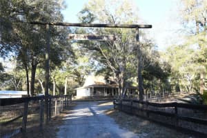 1205 DARCY ROAD, LADY LAKE, FL 32159 Sold 04/03/25