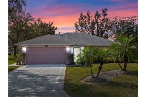 21902 King Henry Ave, LEESBURG