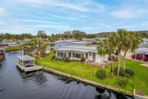 1050 SHAWN COURT, TAVARES, FL 32778 Sold 04/28/25