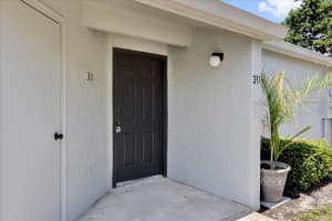 311 DORCHESTER SQUARE, LAKE MARY, FL 32746 Sold 04/17/25