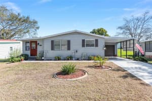 1727 HILTON HEAD BOULEVARD, LADY LAKE, FL 32159 - MLS#MFRG5093318