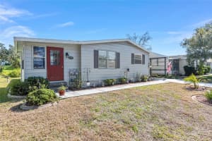 1727 HILTON HEAD BOULEVARD, LADY LAKE, FL 32159 - MLS#MFRG5093318
