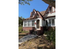 1326 EAST AVENUE, CLERMONT, FL 34711 Sold 04/09/25