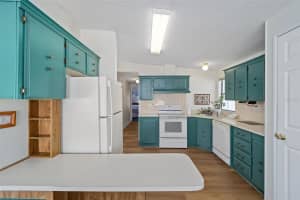 1501 W SCHWARTZ BOULEVARD, LADY LAKE, FL 32159 Sold 04/18/25