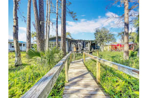 3221 MYAKKA RIVER ROAD, TAVARES, FL 32778 Sold 04/01/25