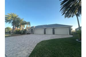 2332 CLEARWATER RUN, THE VILLAGES, FL 32162 Sold 04/16/25