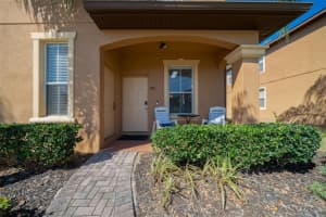 906 Calabria Ave, DAVENPORT