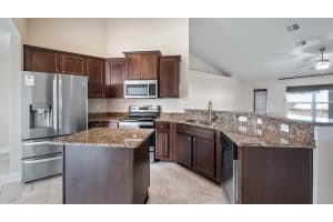 902 CHESTNUT DRIVE, FRUITLAND PARK, FL 34731 Sold 05/12/25